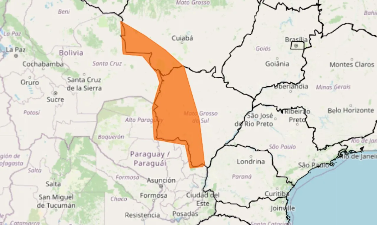 A imagem mostra as área em alerta para chuva intensa no MT e MS